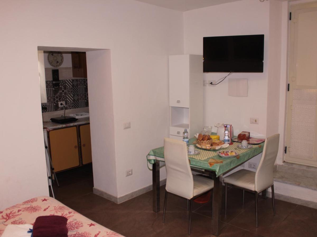 Arenada Private Rooms And Apartment Sud Cagliari Exterior foto